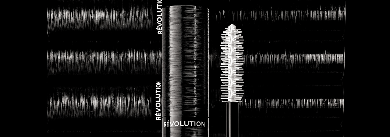 A new addition to the many wonders of the marriage of tech and beauty is the CHANEL Le Volume Revolution mascara.