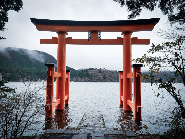 The Torii Gate in Lake Ashi is a must-visit when you go on a Hakone day trip.